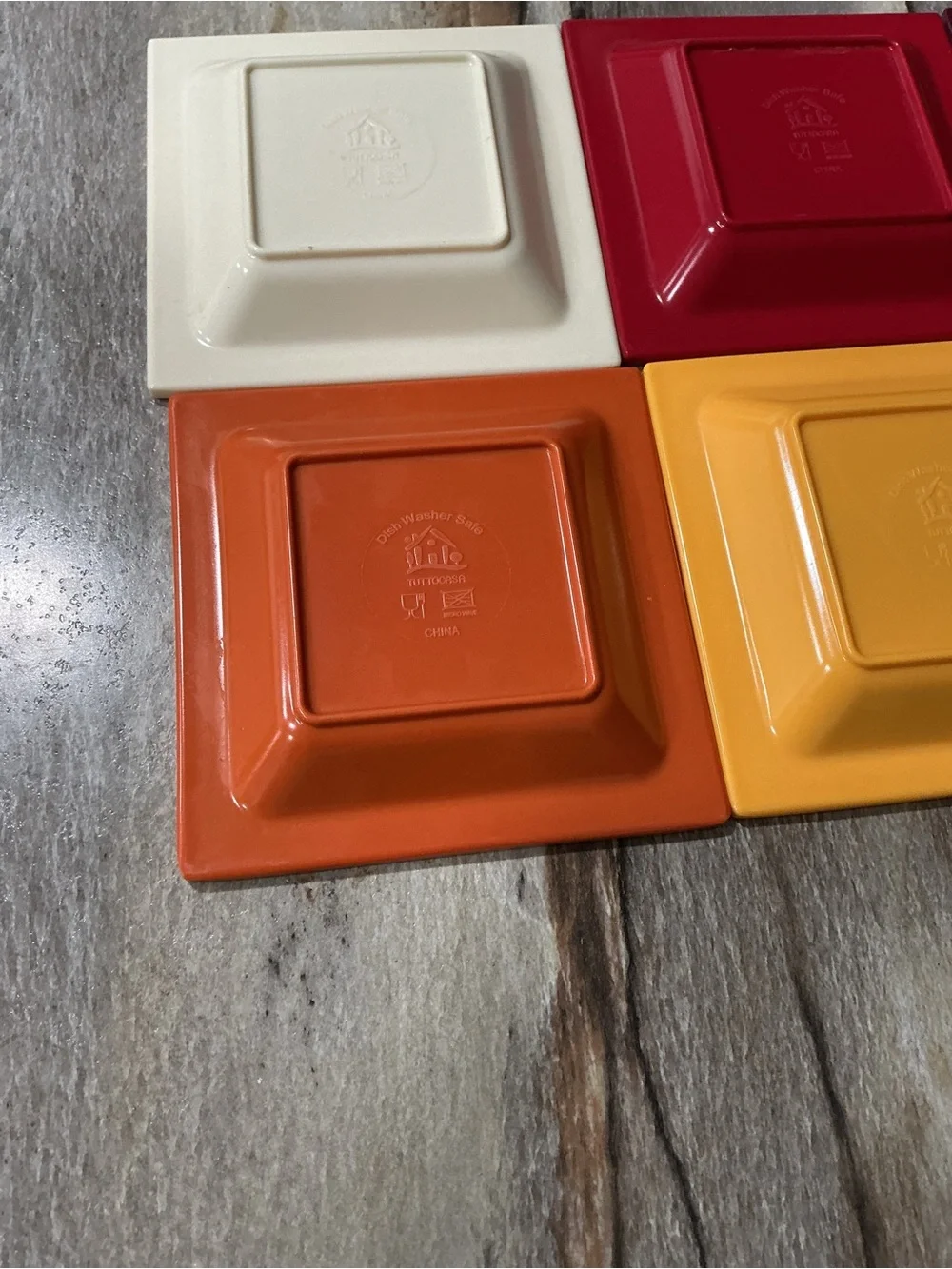 Tuttocasa Set of 6 Stackable Melamine Square Appetizer Snack Plates Retro 4.4”.